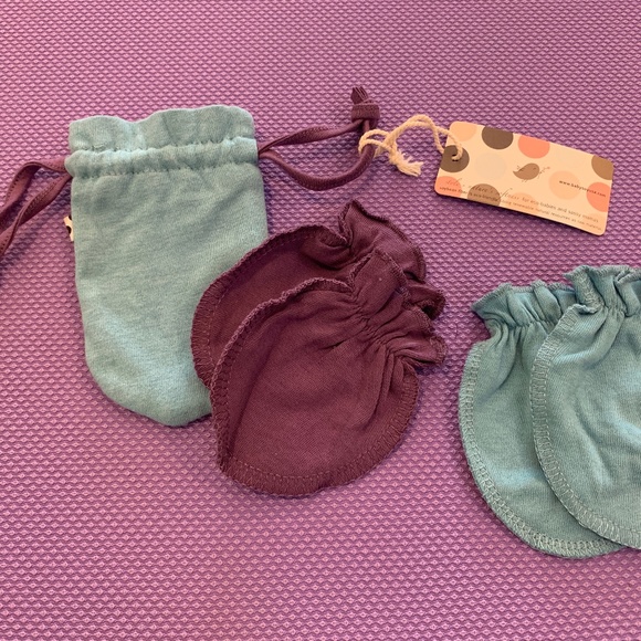 Babysoy Newborn Gift Set - Hat/Sock/Newborn Mittens - 0-6 months - Picture 3 of 10